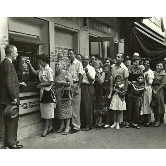 Vintage Circulated NYC 1953 New York City Subway Token Pendant. Great Gift! - Picture 8 of 11